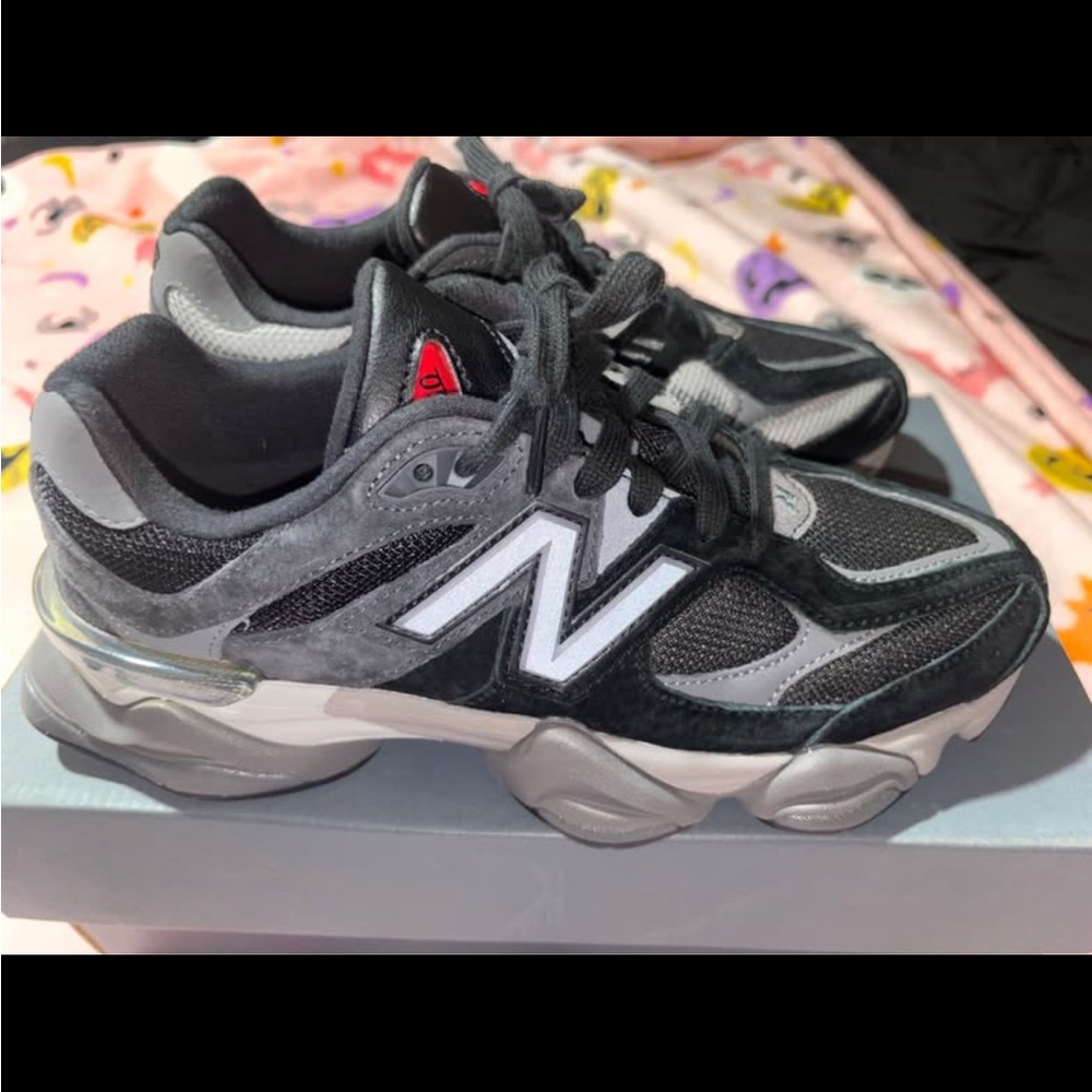 New Balance Black and Gray Sneakers woman’s 8 1/2